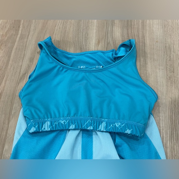 Sz.S-Champion Sports Built in Bra Tank- Blue Light blue - Picture 8 of 14